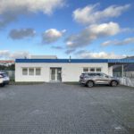 gepflasterte Parkfläche