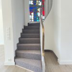 Treppenaufgang Diele mit Fenster