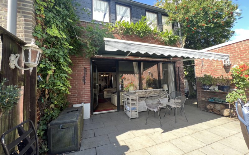 Terrasse mit Garten EG