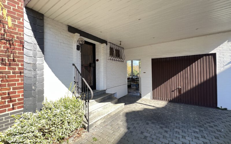 Hauseingang, Garage