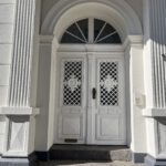 Eingang Büro Altbau