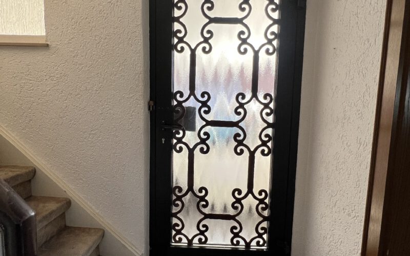 Eingangsbereich mit Treppenaufgang ins OG