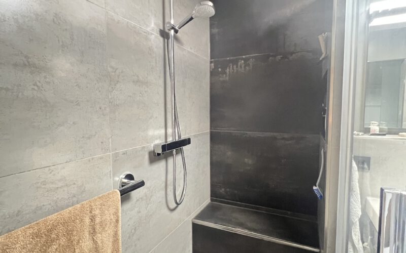 bodentiefe Regendusche