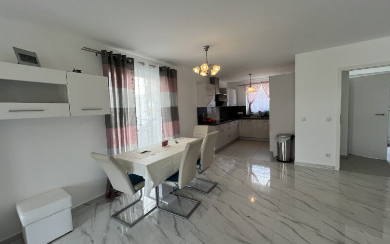 Essbereich mit offener Küche EG