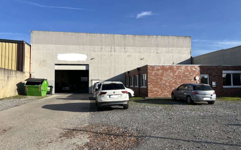 Frei- und Zufahrtsfläche