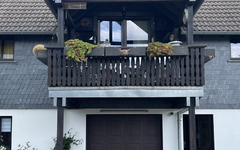 Ansicht Garage - Balkon