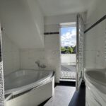 Badezimmer DG mit Eckwanne