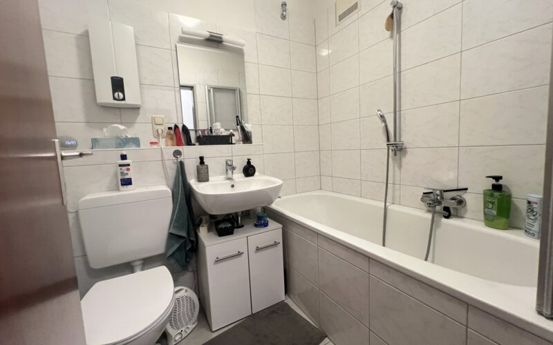 Beispiel modernisiertes Wannenbad