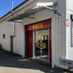 Anlieferung über Glas-Schiebetür