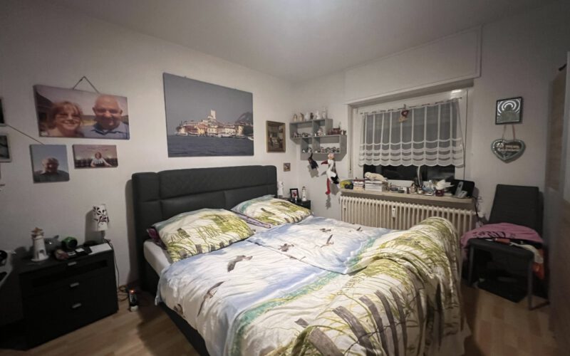 Schlafzimmer DG