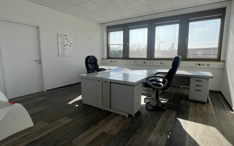 Büro 4