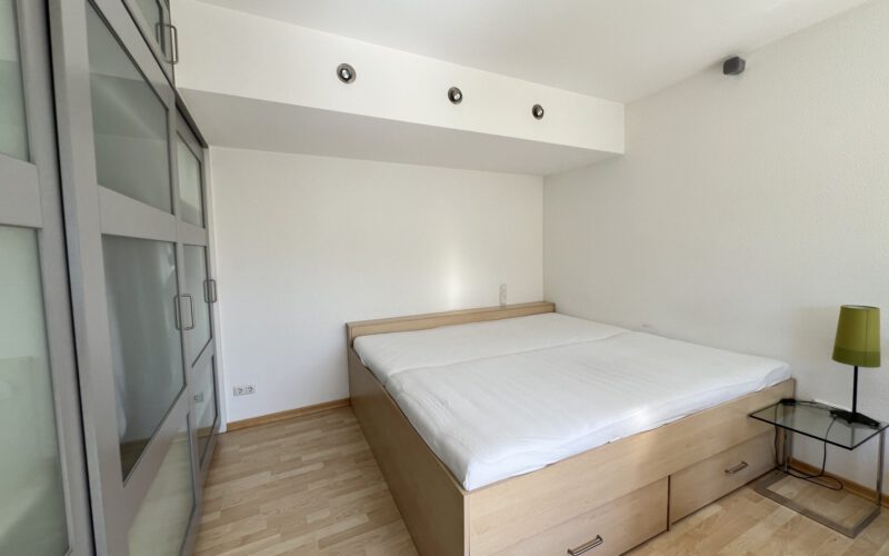 Schlafzimmer DG