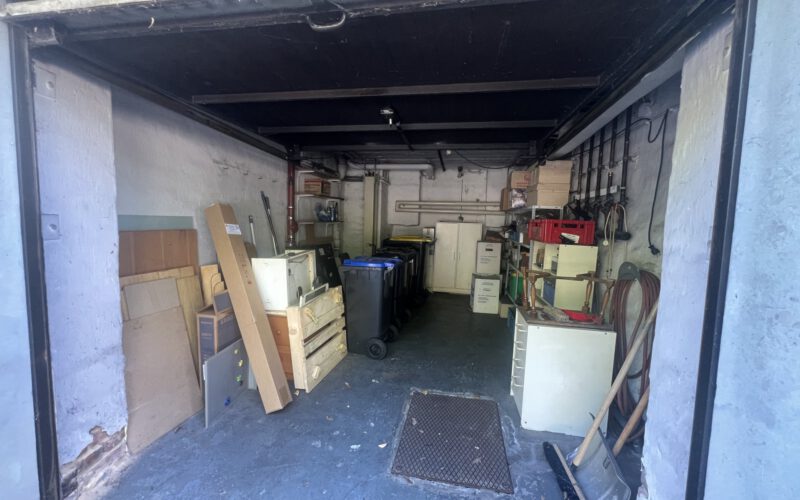 Garage EG