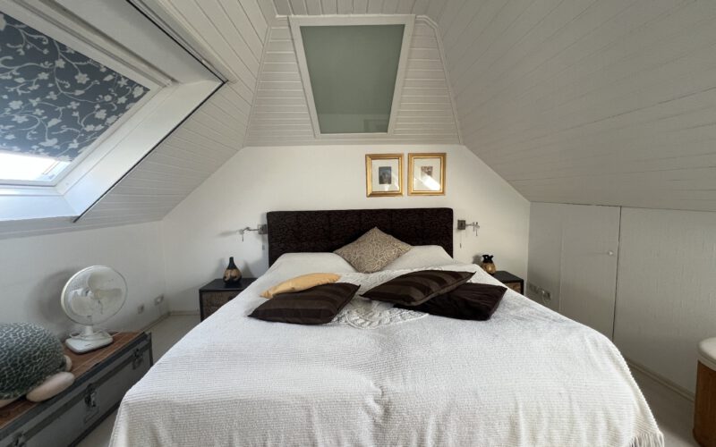 Schlafzimmer DG