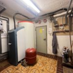 Heizungsraum mit Wärmepumpe